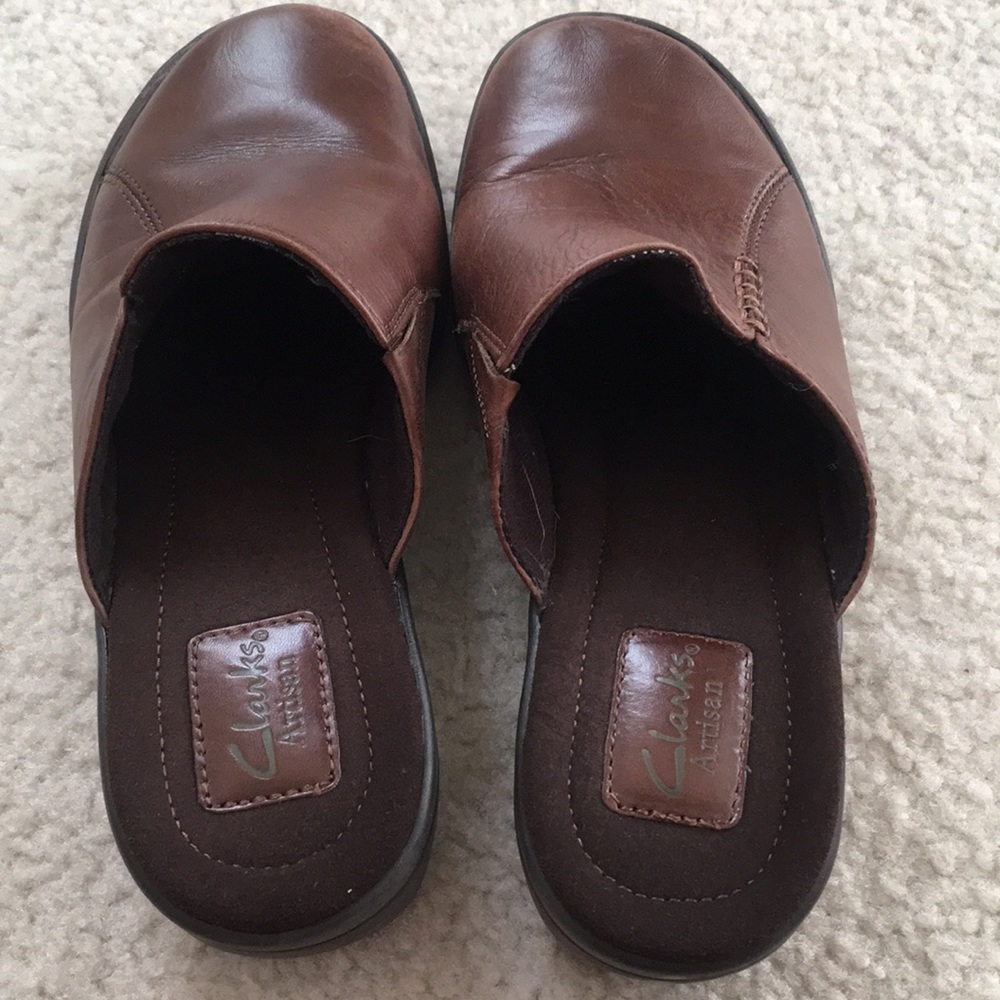 Clarks brown clogs - Picture 3 of 5